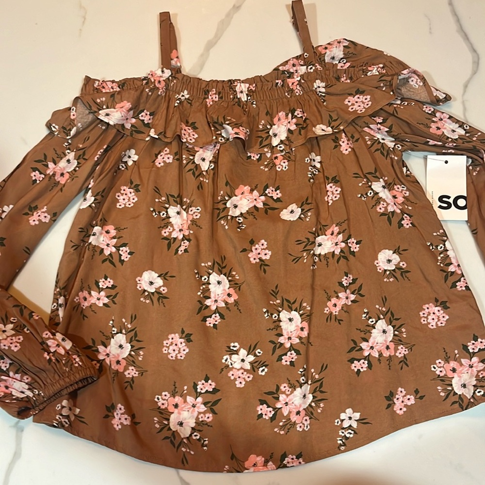 Girls off the shoulder blouse - XL- new with tags